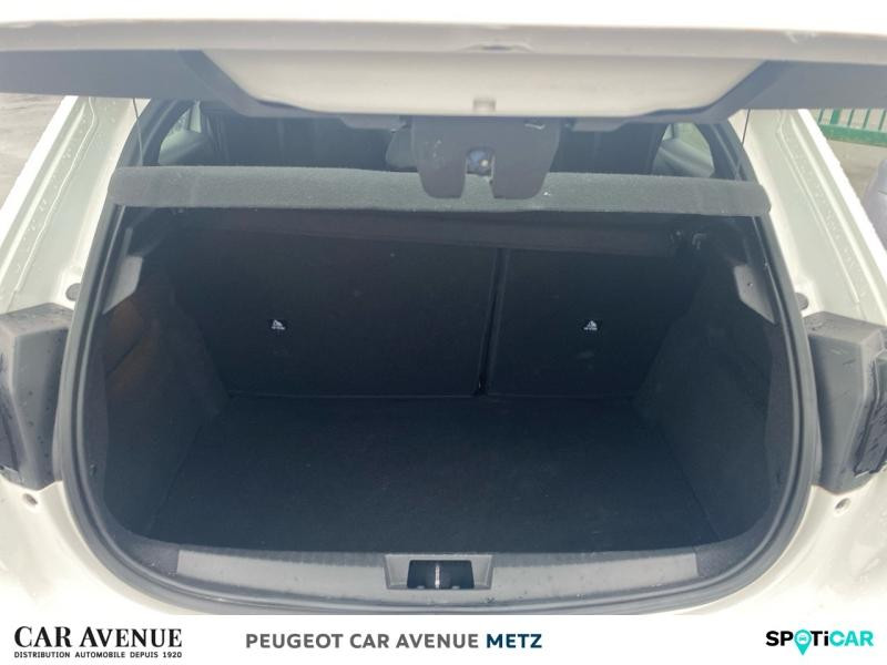 Used PEUGEOT 208 1.2 PureTech 75ch S&S Like 119g 2020 Blanc Banquise € 10490 in Metz