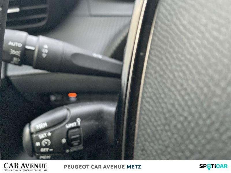 Used PEUGEOT 208 1.2 PureTech 100ch S&S Active Pack 2022 Gris Platinium (M) € 12990 in Metz