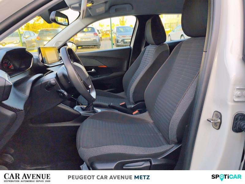 Used PEUGEOT 2008 1.2 PureTech 100ch S&S Active Pack 2022 Blanc banquise (O) € 16489 in Metz
