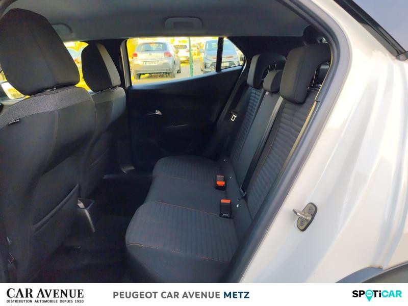 Used PEUGEOT 2008 1.2 PureTech 100ch S&S Active Pack 2022 Blanc banquise (O) € 16489 in Metz