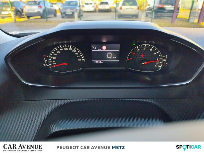 Used PEUGEOT 2008 1.2 PureTech 100ch S&S Active Pack 2022 Blanc banquise (O) € 16489 in Metz