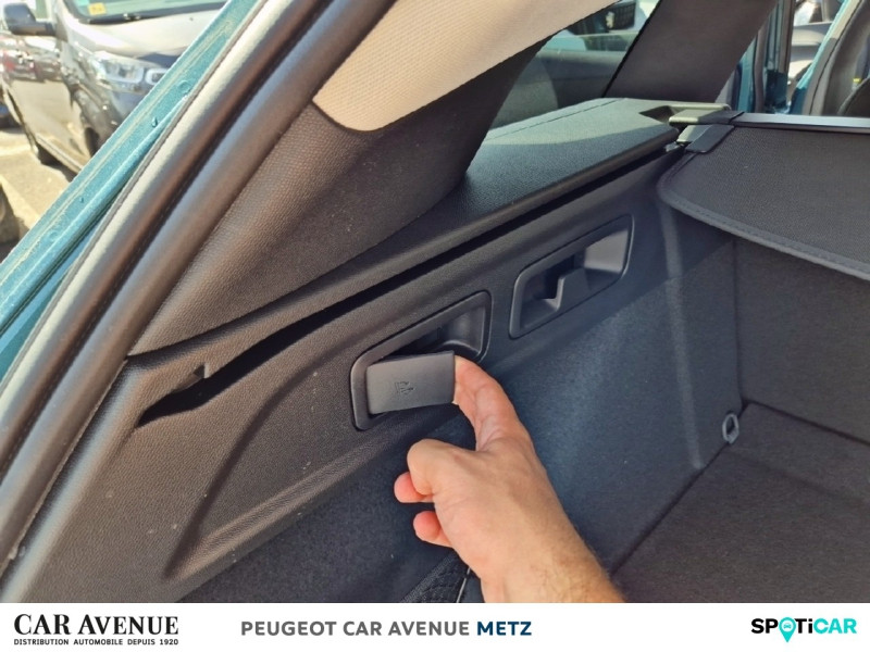 Used PEUGEOT 308 SW 1.2 PureTech 130ch S&S Active Pack 2023 Bleu Avatar (M) € 21490 in Metz
