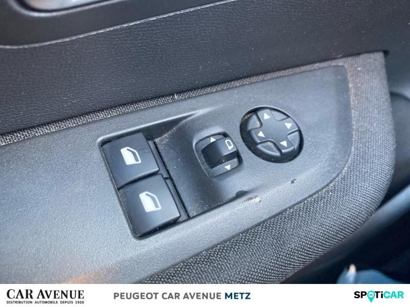 Occasion PEUGEOT 208 e-208 136ch Active 2021 Gris Artense (M) 14990 € à Metz
