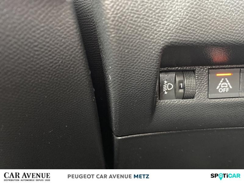 Occasion PEUGEOT 208 1.2 PureTech 75ch S&S Style 2021 Noir Perla Nera (M) 11990 € à Metz