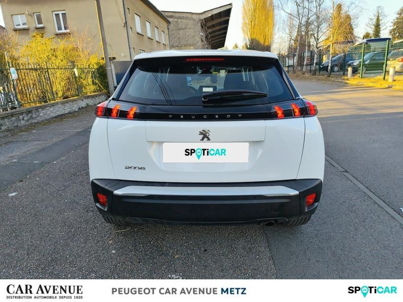 Used PEUGEOT 2008 1.2 PureTech 100ch S&S Active Pack 2022 Blanc banquise (O) € 16489 in Metz