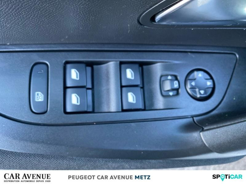 Occasion PEUGEOT 2008 1.2 PureTech 100ch S&S Active 5cv 2020 Blanc banquise (O) 13990 € à Metz