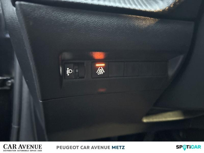 Used PEUGEOT 208 1.2 PureTech 100ch S&S Active Pack 2022 Noir Perla Nera (M) € 10990 in Metz