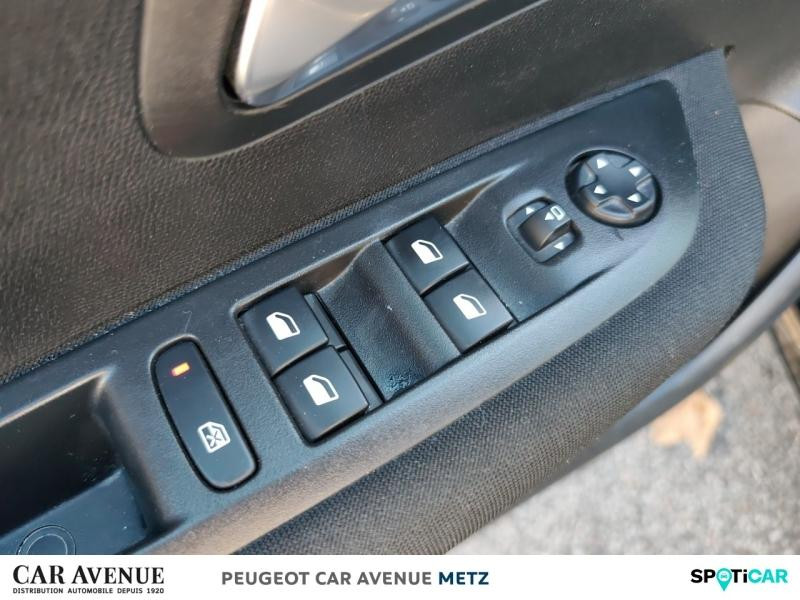 Used PEUGEOT 208 1.2 PureTech 100ch S&S Active Business 2021 Noir Perla Nera (M) € 11790 in Metz