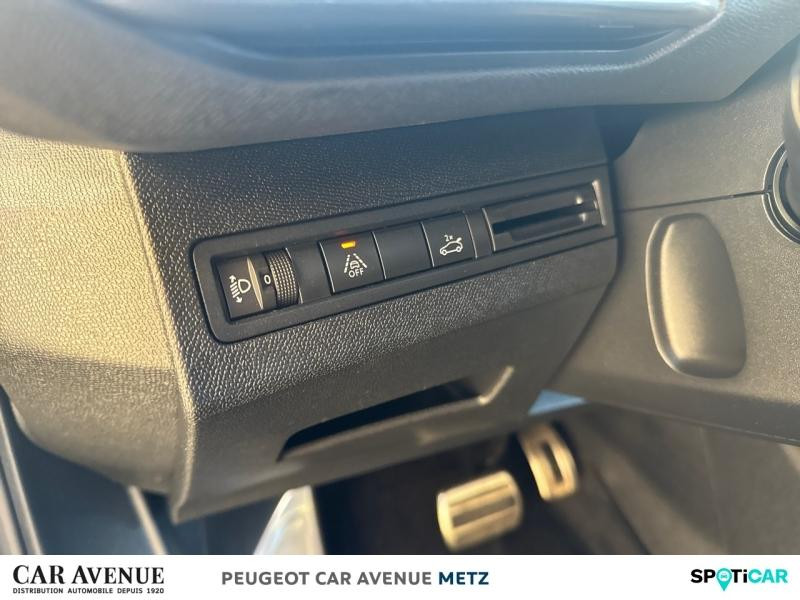 Occasion PEUGEOT 3008 1.2 PureTech 130ch S&S Roadtrip EAT8 2021 Noir Perla Nera (M) 20490 € à Metz