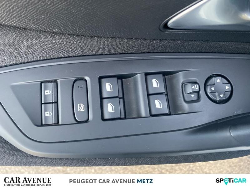 Used PEUGEOT 308 PHEV 180ch Active Pack e-EAT8 2022 Blanc Nacré (S) € 23990 in Metz