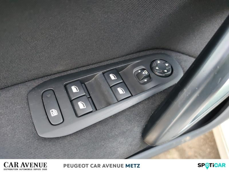 Used PEUGEOT 308 1.2 Puretech 110ch Style S&S 5p 2017 Blanc Nacré € 9990 in Metz