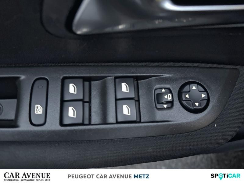 Used PEUGEOT 208 1.2 PureTech 100ch S&S Active Pack 2022 Noir Perla Nera (M) € 10990 in Metz