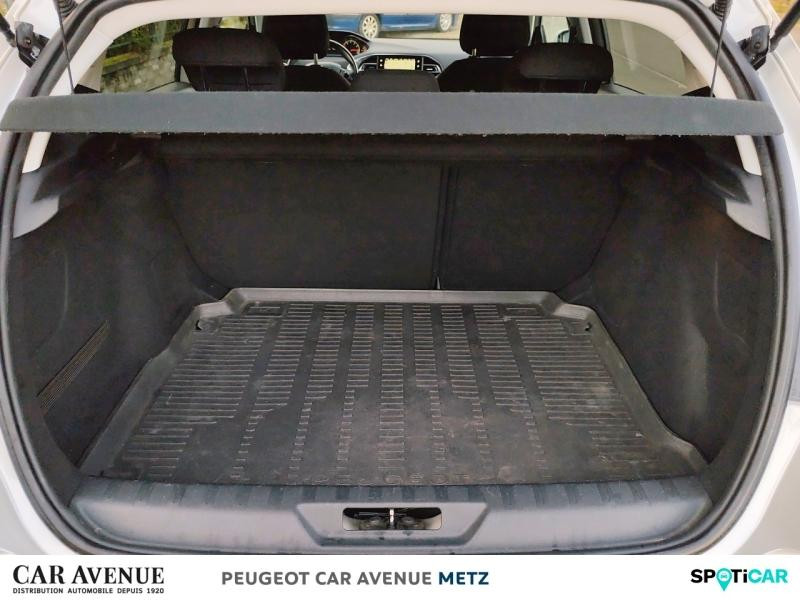 Used PEUGEOT 308 1.2 Puretech 110ch Style S&S 5p 2017 Blanc Nacré € 9990 in Metz