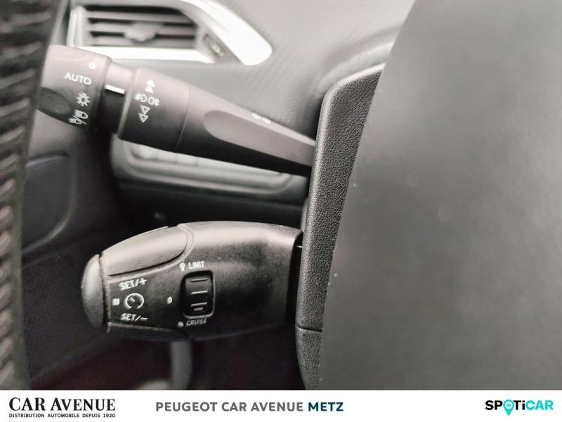 Used PEUGEOT 208 1.2 PureTech 82ch E6.c Signature 5p 2019 Gris Artense € 9990 in Metz