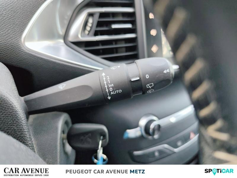 Used PEUGEOT 308 1.2 Puretech 110ch Style S&S 5p 2017 Blanc Nacré € 9990 in Metz