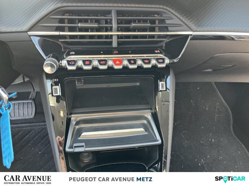 Used PEUGEOT 208 1.2 Hybrid 110ch Allure e-DCS6 2025 Blanc Okénite (M) € 23390 in Metz