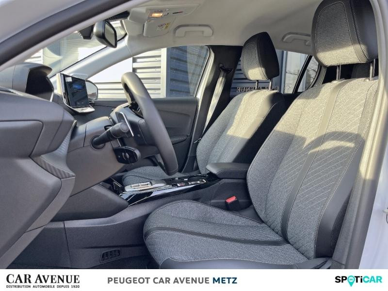 Used PEUGEOT 208 1.2 Hybrid 110ch Allure e-DCS6 2025 Blanc Okénite (M) € 23390 in Metz