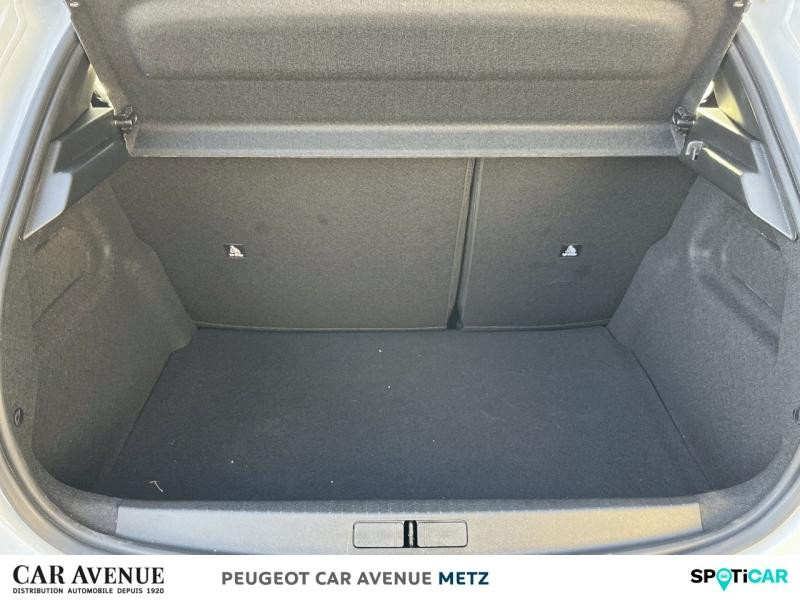 Used PEUGEOT 208 1.2 Hybrid 110ch Allure e-DCS6 2025 Blanc Okénite (M) € 23390 in Metz