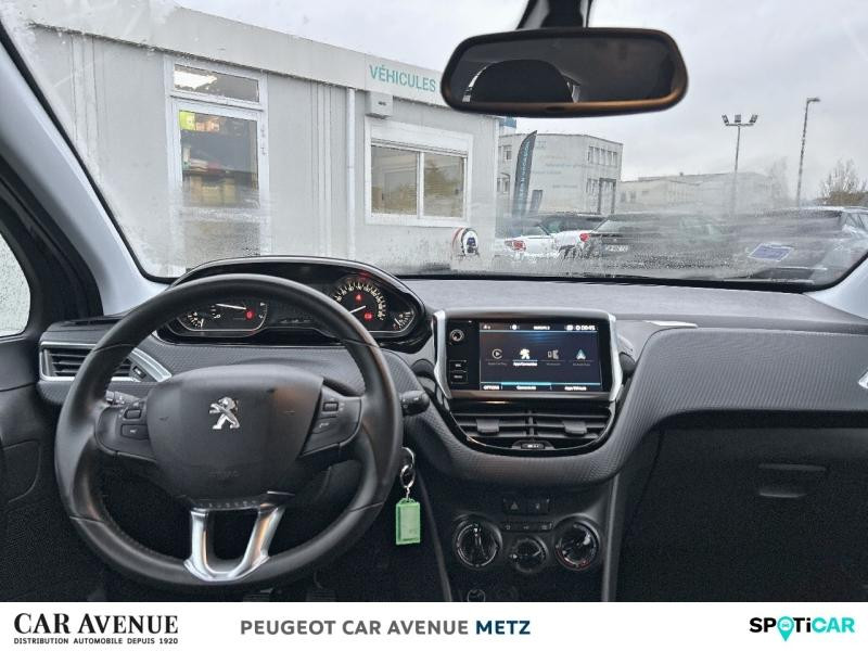 Used PEUGEOT 208 1.2 PureTech 82ch E6.c Signature 5p 2019 Gris Platinium € 9490 in Metz