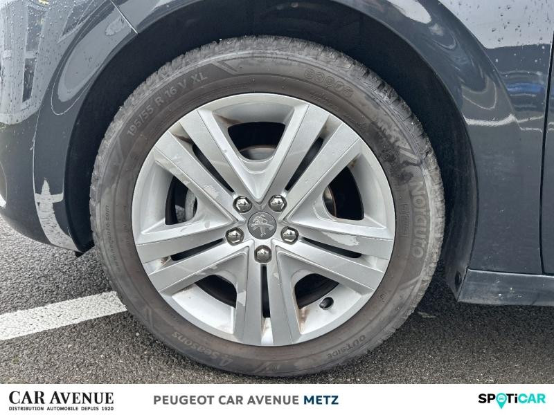 Occasion PEUGEOT 208 1.2 PureTech 82ch E6.c Signature 5p 2019 Gris Platinium 9490 € à Metz