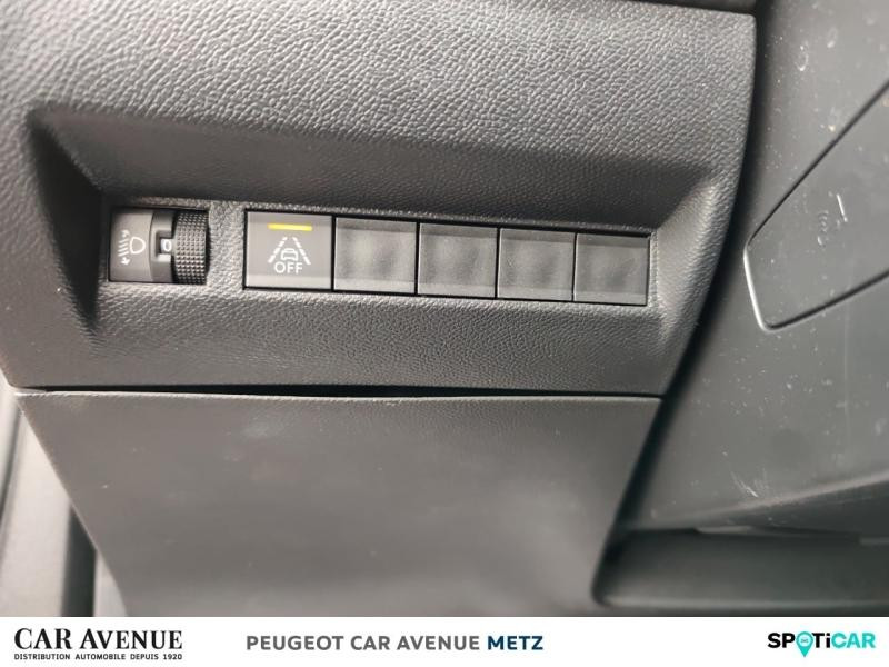 Used PEUGEOT 2008 1.2 PureTech 100ch S&S Allure 5cv 2021 Blanc banquise (O) € 15690 in Metz