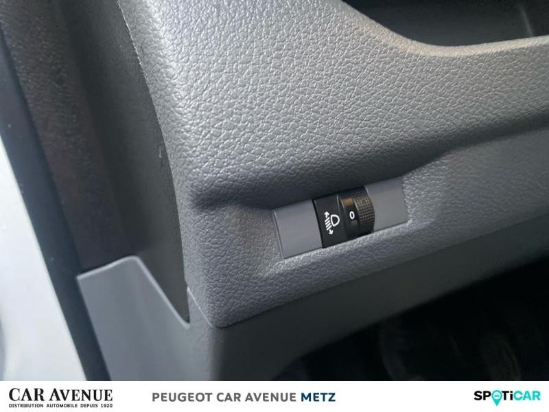 Used PEUGEOT Expert Fg M 1.5 BlueHDi 120ch S&S Premium Standard 2022 P. opaque blanc icy € 21390 in Metz