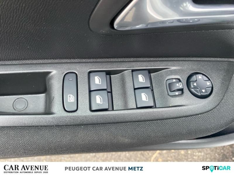 Used PEUGEOT 208 e-208 136ch Active Pack 2021 Blanc Banquise (O) € 15490 in Metz