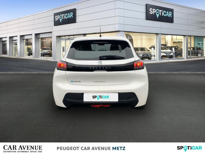 Used PEUGEOT 208 e-208 136ch Active Pack 2021 Blanc Banquise (O) € 15490 in Metz