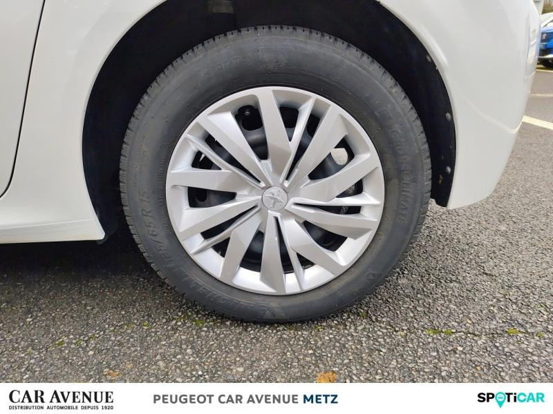 Used PEUGEOT 208 1.2 PureTech 75ch S&S Active 2021 Blanc Banquise (O) € 10790 in Metz