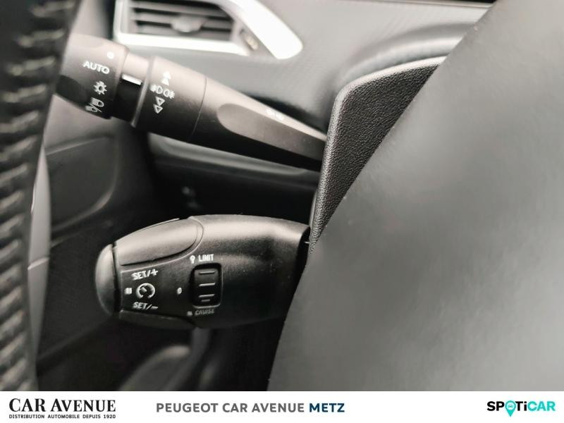 Used PEUGEOT 2008 1.2 PureTech 82ch Style 2018 Gris Hurricane € 7590 in Metz