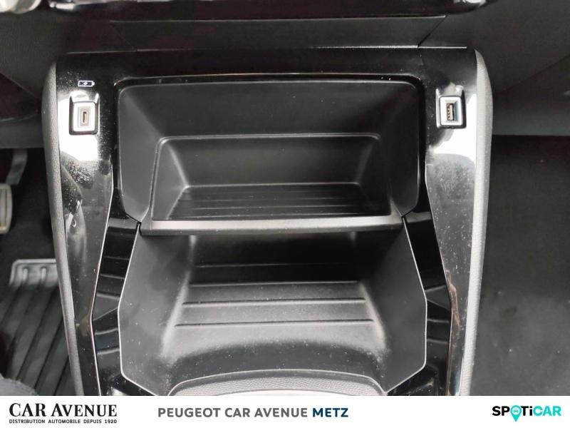 Used PEUGEOT 208 1.2 PureTech 75ch S&S Active 2021 Blanc Banquise (O) € 10790 in Metz