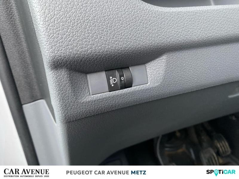Used PEUGEOT Expert Fg M 1.5 BlueHDi 120ch S&S 2022 Blanc € 19290 in Metz