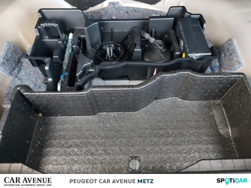 Used PEUGEOT 2008 1.2 PureTech 100ch S&S Allure 2021 Gris Artense (M) € 13590 in Metz