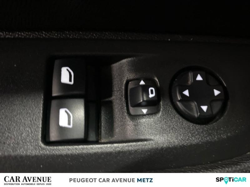 Used PEUGEOT 208 Affaire 1.5 BlueHDi 100 Premium Pack 2021 Blanc Banquise € 9790 in Metz