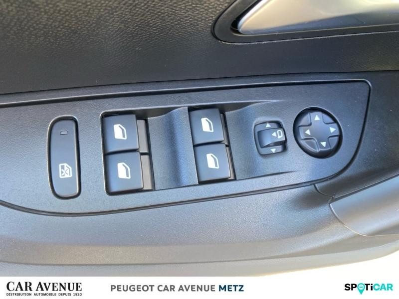 Used PEUGEOT 2008 1.2 PureTech 100ch S&S Allure 2021 Noir Perla Nera (M) € 14290 in Metz