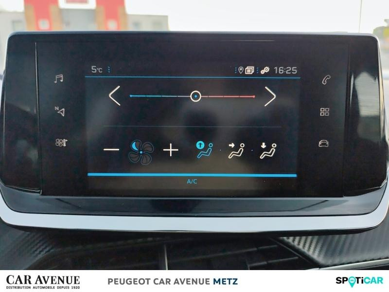 Used PEUGEOT 208 1.2 PureTech 75ch S&S Active 2021 Blanc Banquise (O) € 10990 in Metz