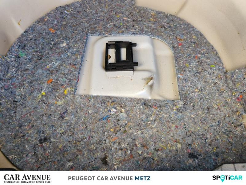 Occasion PEUGEOT 2008 1.2 PureTech 100ch S&S Allure 2021 Blanc Nacré (N) 13390 € à Metz