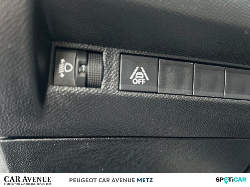 Used PEUGEOT 208 1.2 PureTech 100ch S&S Style 2022 Blanc Banquise (O) € 12790 in Metz