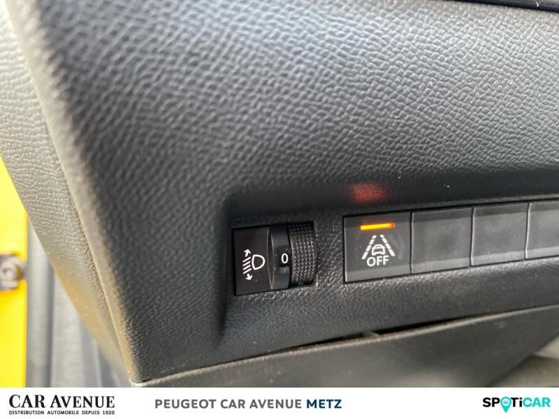 Occasion PEUGEOT 208 1.2 PureTech 75ch S&S Like 2021 Jaune 11390 € à Metz
