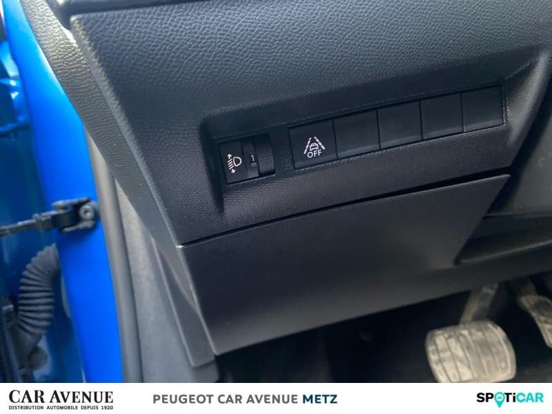 Occasion PEUGEOT 208 1.2 PureTech 100ch S&S Allure EAT8 2022 Bleu Vertigo (V) 14990 € à Metz
