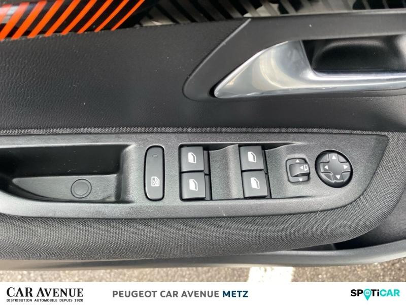 Occasion PEUGEOT 208 1.2 PureTech 100ch S&S Active Pack 2022 Blanc Banquise (O) 14900 € à Metz