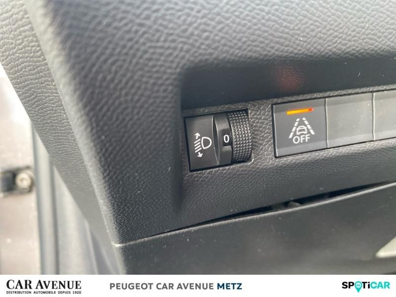 Occasion PEUGEOT 208 1.2 PureTech 100ch S&S Active Pack 2022 Gris Platinium (M) 12990 € à Metz