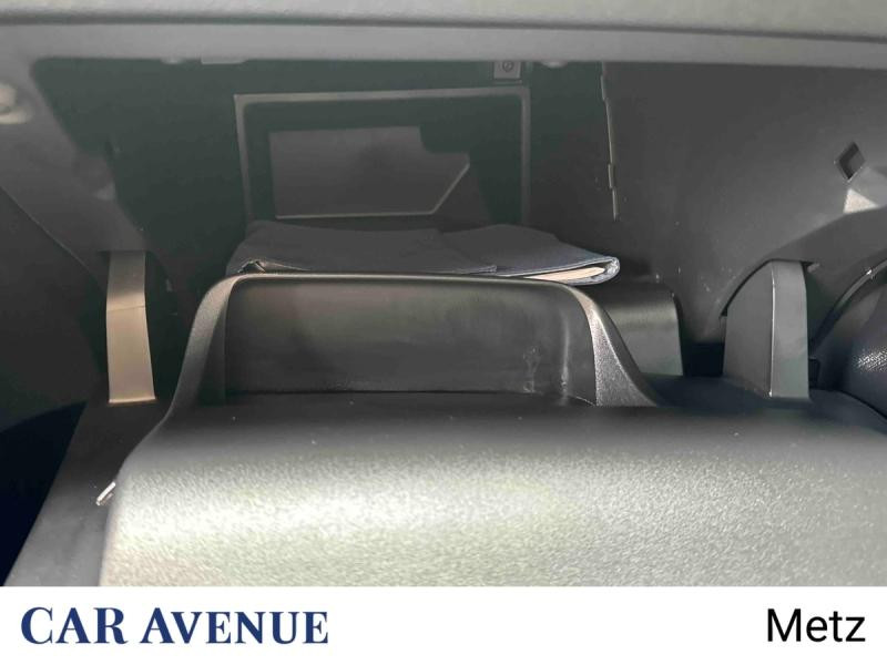 Used PEUGEOT 208 e-208 136ch Allure 2021 Blanc nacré € 15390 in Metz