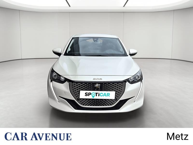 Used PEUGEOT 208 e-208 136ch Allure 2021 Blanc nacré € 15390 in Metz