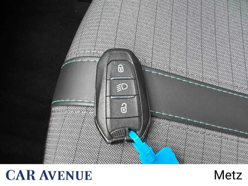 Used PEUGEOT 208 e-208 136ch Allure 2021 Blanc nacré € 15390 in Metz