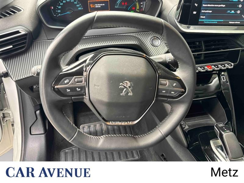 Used PEUGEOT 208 e-208 136ch Allure 2021 Blanc nacré € 15390 in Metz