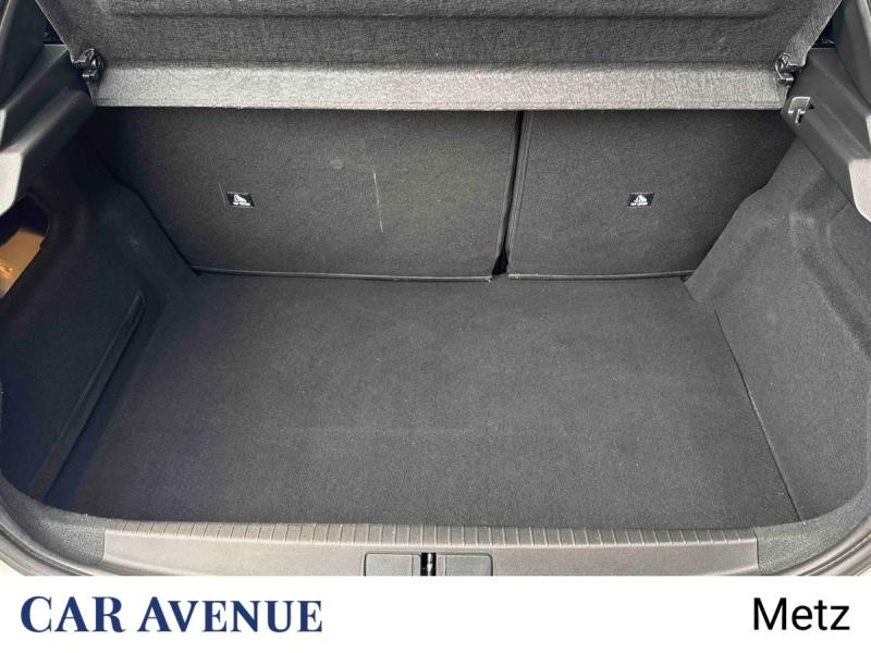 Used PEUGEOT 208 e-208 136ch Allure 2021 Blanc nacré € 15390 in Metz