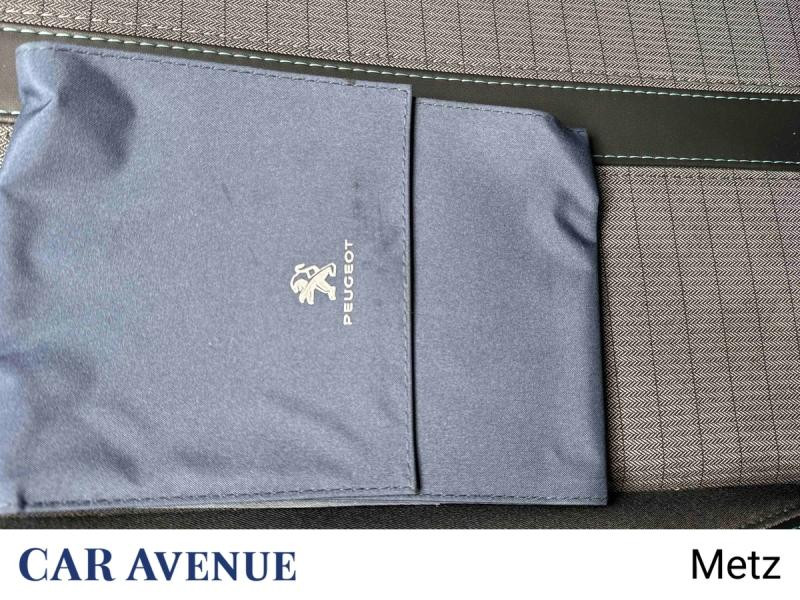 Used PEUGEOT 208 e-208 136ch Allure 2021 Blanc nacré € 15390 in Metz