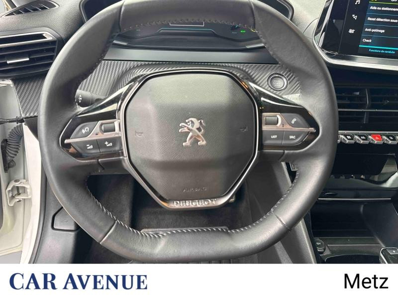 Used PEUGEOT 208 e-208 136ch Allure 2021 Blanc nacré € 15390 in Metz