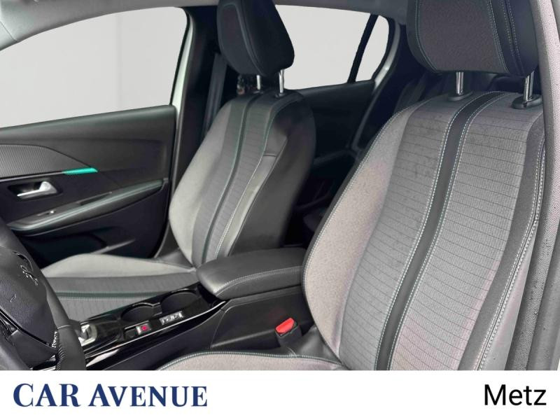 Used PEUGEOT 208 e-208 136ch Allure 2021 Blanc nacré € 15390 in Metz